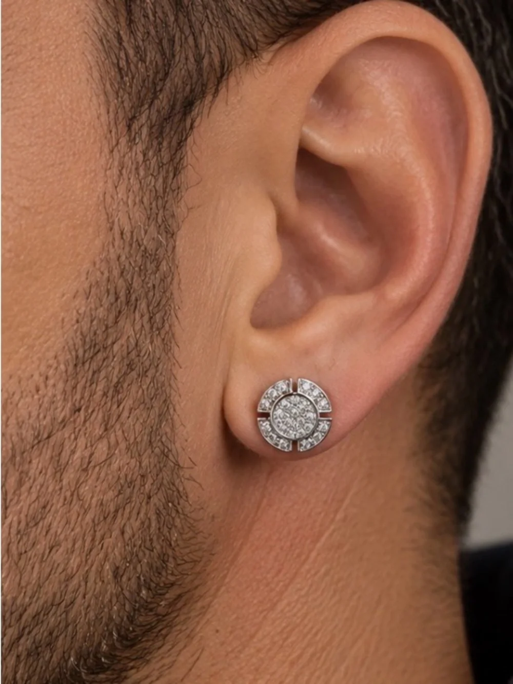 💎 Moissanite Round Pavé Stud Earrings – Silver Plated